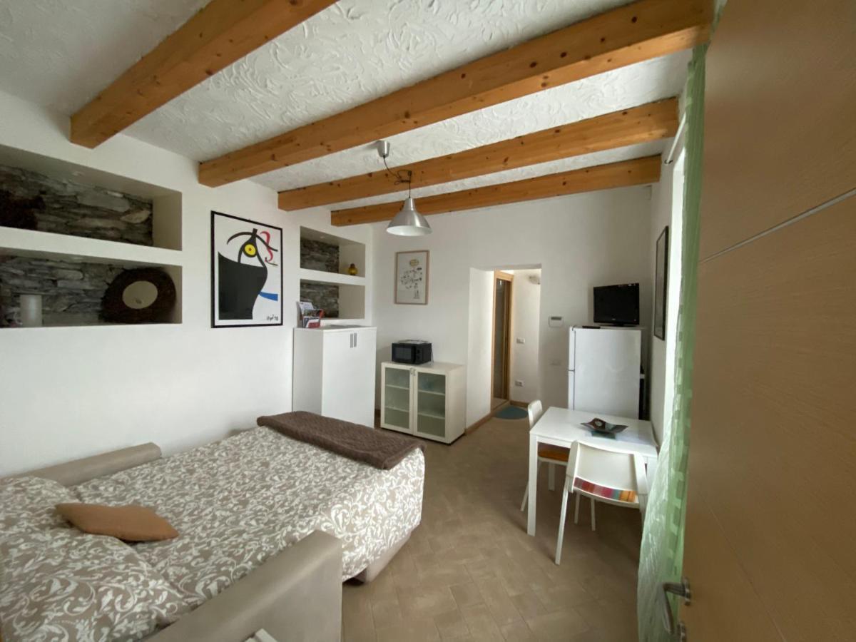 Casa Vittoria Apartment แดร์วิโอ ภายนอก รูปภาพ